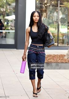 Quenlin Blackwell feet photo 10