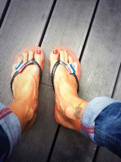 Quinty Trustfull feet photo 3