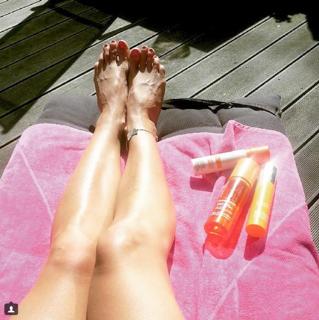 Quinty Trustfull feet photo 11