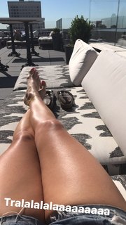 Quinty Trustfull feet photo 1