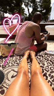 Quinty Trustfull feet photo 7