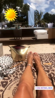 Quinty Trustfull feet photo 5