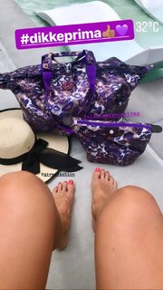 Quinty Trustfull feet photo 2
