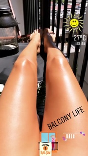 Quinty Trustfull feet photo 10