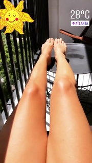 Quinty Trustfull feet photo 7