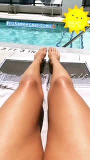Quinty Trustfull feet photo 1
