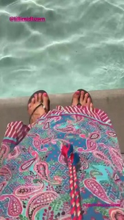 Quinty Trustfull feet photo 8