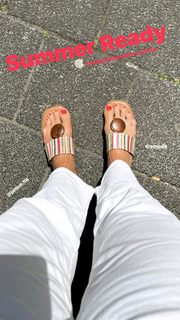 Quinty Trustfull feet photo 6