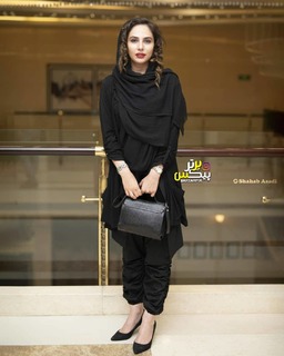 Ra'na Azadivar feet photo 5