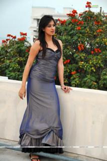 Raai Laxmi feet photo thumbnail