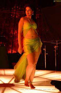 Raai Laxmi feet photo thumbnail