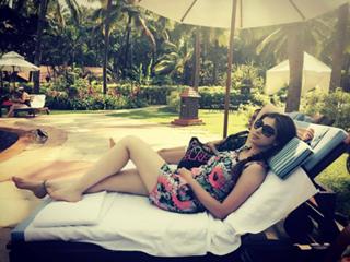 Raai Laxmi feet photo thumbnail