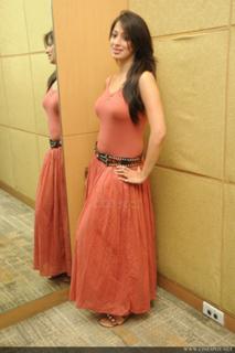 Raai Laxmi feet photo thumbnail