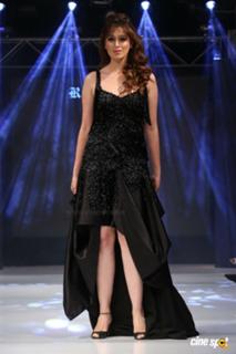 Raai Laxmi feet photo thumbnail