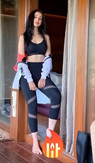 Raai Laxmi feet photo thumbnail