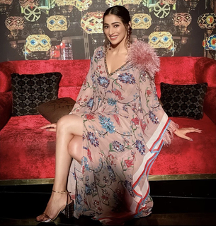 Raai Laxmi feet photo thumbnail
