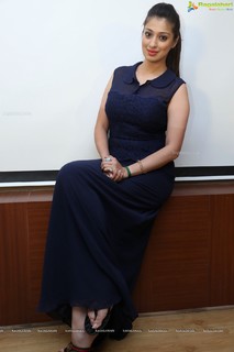 Raai Laxmi feet photo thumbnail