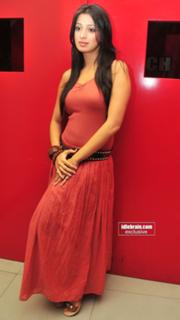 Raai Laxmi feet photo thumbnail
