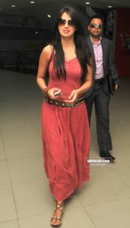 Raai Laxmi feet photo thumbnail
