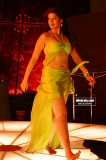 Raai Laxmi feet photo thumbnail