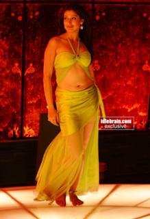 Raai Laxmi feet photo thumbnail