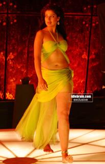 Raai Laxmi feet photo thumbnail