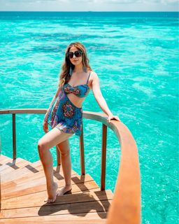 Raai Laxmi feet photo thumbnail