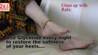 Rabi Pirzada feet photo 5