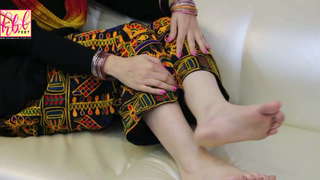 Rabi Pirzada feet photo 1