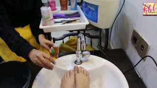 Rabi Pirzada feet photo 1