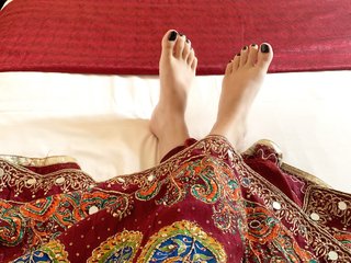Rabi Pirzada feet photo 18