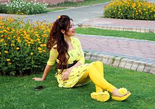 Rabi Pirzada feet photo 20