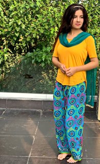 Rabi Pirzada feet photo 16