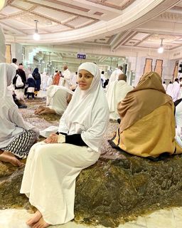 Rabi Pirzada feet photo 11