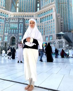 Rabi Pirzada feet photo 9