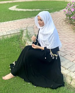 Rabi Pirzada feet photo 1