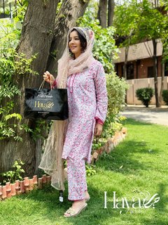 Rabi Pirzada feet photo 14