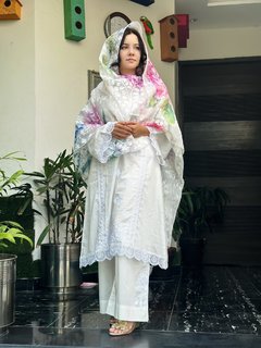 Rabi Pirzada feet photo 1