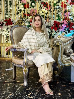 Rabi Pirzada feet photo 6