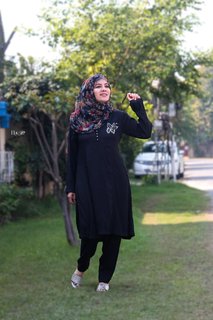 Rabi Pirzada feet photo 5