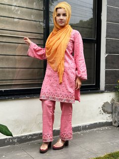 Rabi Pirzada feet photo 11