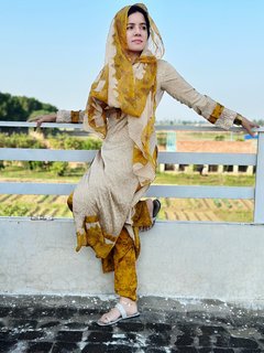Rabi Pirzada feet photo 7
