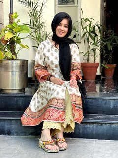 Rabi Pirzada feet photo 16