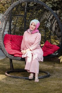 Rabi Pirzada feet photo 8