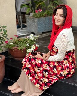 Rabi Pirzada feet photo 5