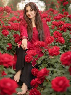 Rabi Pirzada feet photo 16