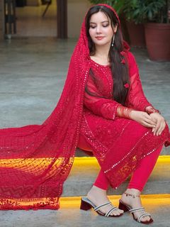 Rabi Pirzada feet photo 12