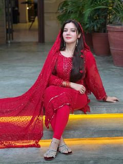 Rabi Pirzada feet photo 11
