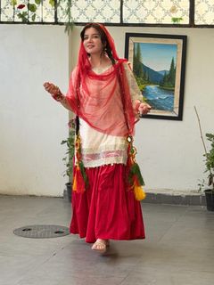 Rabi Pirzada feet photo 8