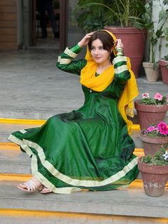 Rabi Pirzada feet photo 5
